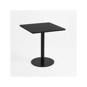 Mesa restaurant 70x70 con estructura de tubo metálico y cubierta MDF color negro, ideal para restaurantes, cafeterías, food courts y comedores modernos, resistente y de fácil mantenimiento.