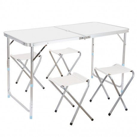 Mesa de camping plegable con sillas.