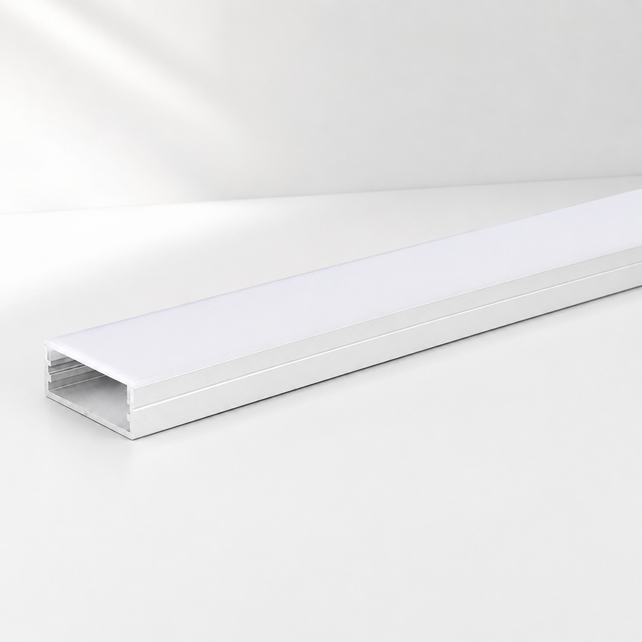 Perfil 2 metros 509 sobrepuesto plano bajo Color blanco 0.5mm  Konnergie